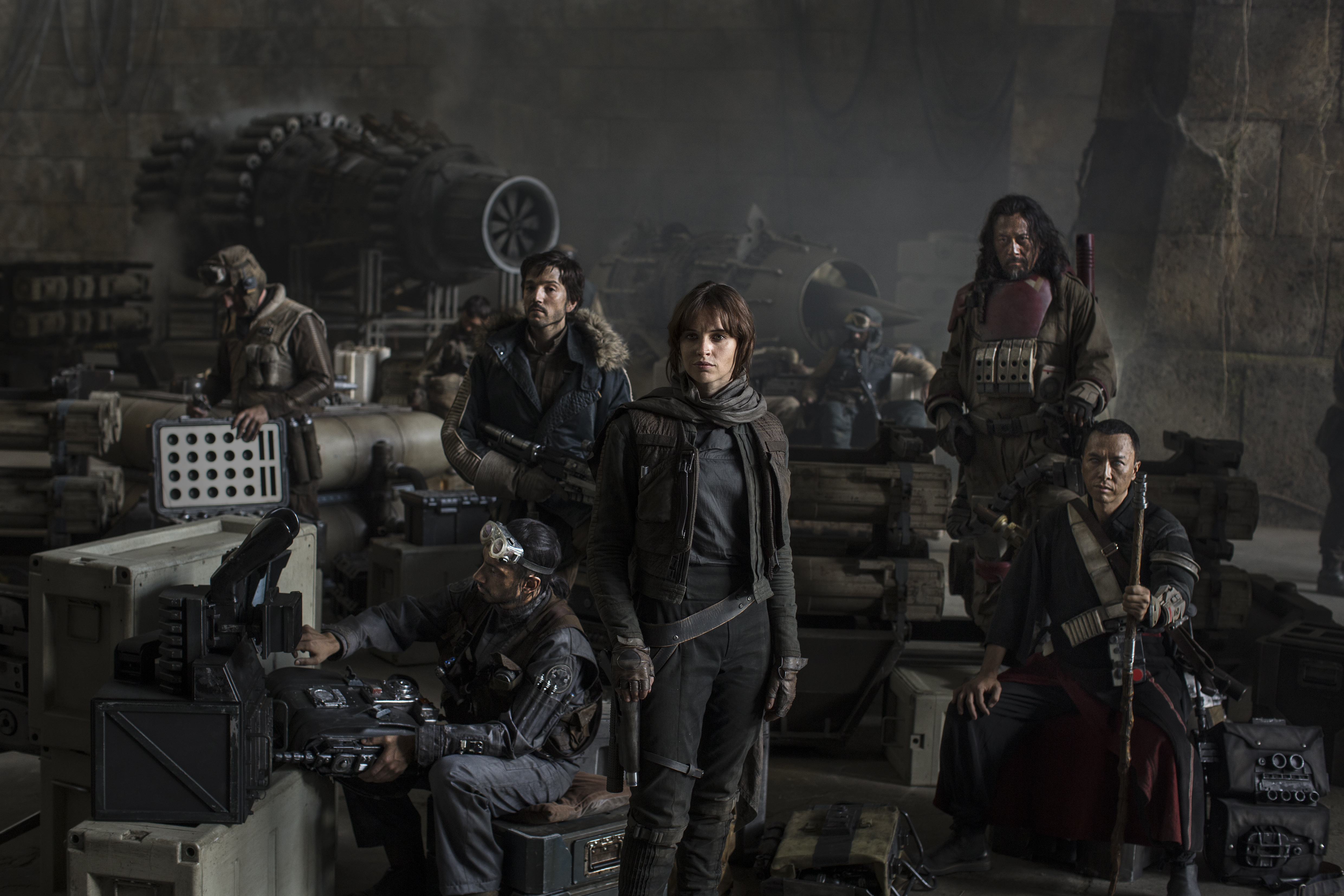 STAR WARS - Rogue One Master_cast_photo_1of2-2